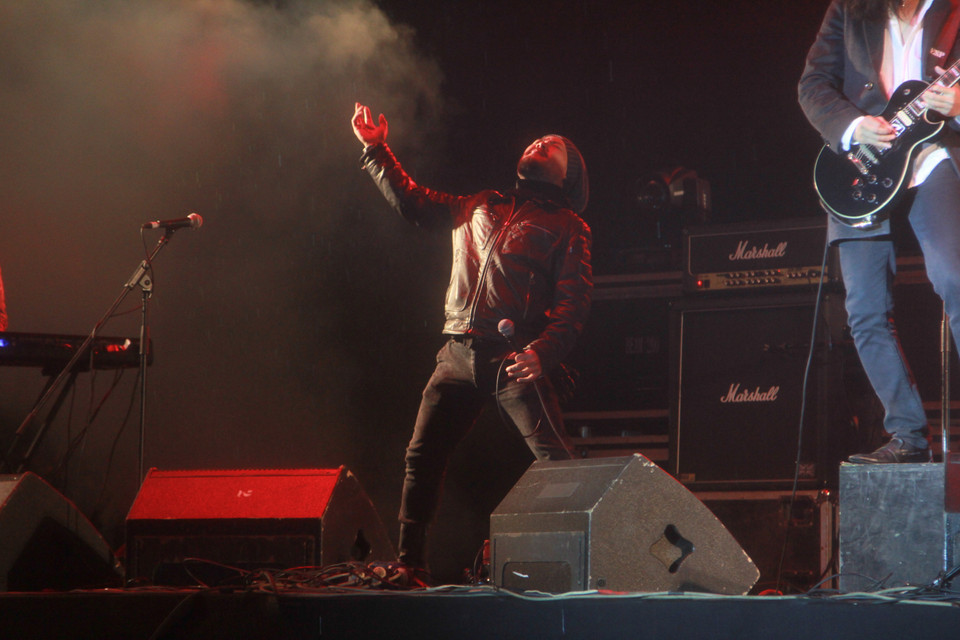 Trần Lập phiêu cùng 'Tâm hồn của đá'. (Ảnh: Minh Sơn-Thành Nguyễn/Vietnam+)