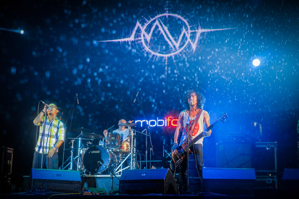 Microwave xuất hiện đầy bất ngờ khiến hàng ngàn khán giả dậy sóng. (Ảnh: Minh Sơn-Thành Nguyễn/Vietnam+)