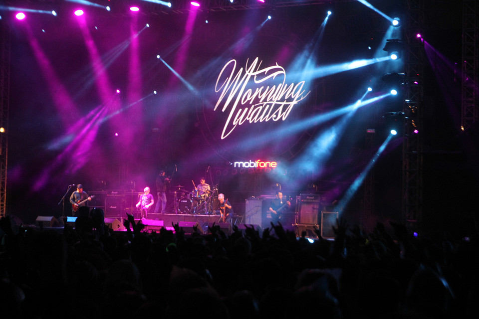 Morning Waits chào màn sau 4 liveshow vắng mặt. (Ảnh: Minh Sơn-Thành Nguyễn/Vietnam+)