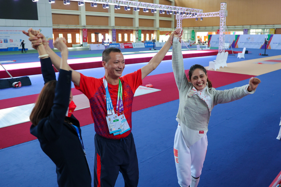 Huấn luyện viên trưởng Phạm Anh Tuấn cho biết với thực lực hiện tại, tuyển đấu kiếm Việt Nam hoàn toàn có thể đặt mục tiêu cao hơn là giành được 5 huy chương vàng tại kỳ SEA Games 31 này. (Ảnh: Minh Sơn/Vietnam+)