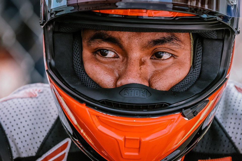 Việc thi đấu dưới thời tiết nắng nóng oi bức của miền Bắc khiến nhiều tuyển thủ tỏ ra lo lắng trước chặng đua. (Ảnh: Minh Sơn/Vietnam+)