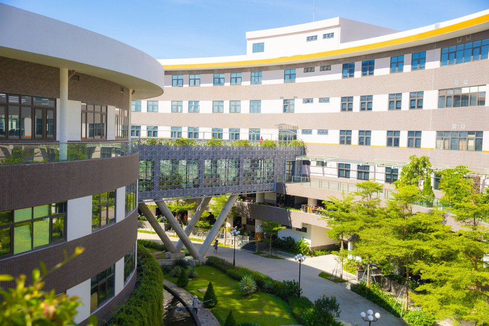 Hiện tại, toà nhà mới này đã chính thức thông tầng, thang máy và cầu thang nối với FPT Complex 1 đáp ứng tổng thể gần 7.000 chỗ ngồi. (Ảnh: Minh Sơn/Vietnam+)