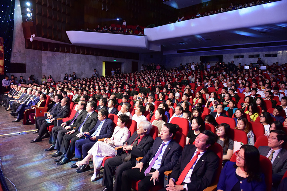 Lễ trao giải Nhân tài Đất Việt 2018 cũng vinh dự được đón tiếp nhiều nhà khoa học uy tín trong nước; đại diện lãnh đạo các trường đại học, các doanh nghiệp Bưu chính Viễn thông - Công nghệ thông tin. (Ảnh: PV/Vietnam+)