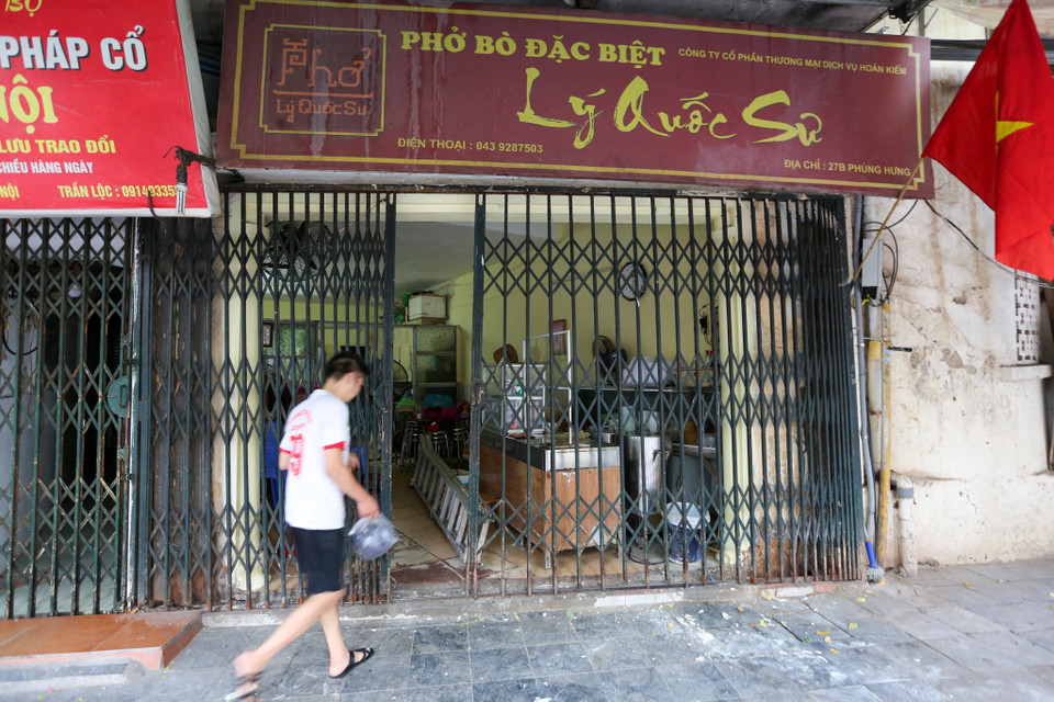 Cùng với đó, rất nhiều hàng phở nổi tiếng ở Hà Nội cũng trong tình trạng chưa mở cửa. (Ảnh: Minh Sơn/Vietnam+)