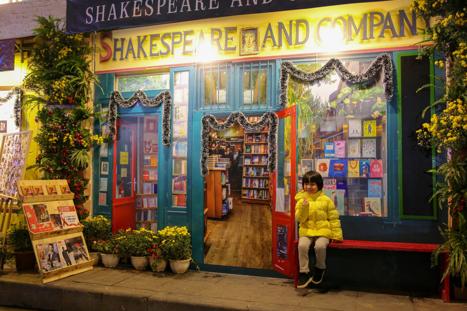 Một con đường tranh 3D đã được dựng lên để du khách có thể thưởng thức trọn vẹn một nét văn hóa của nước Pháp. (Ảnh: Minh Sơn-Mai Anh/Vietnam+)