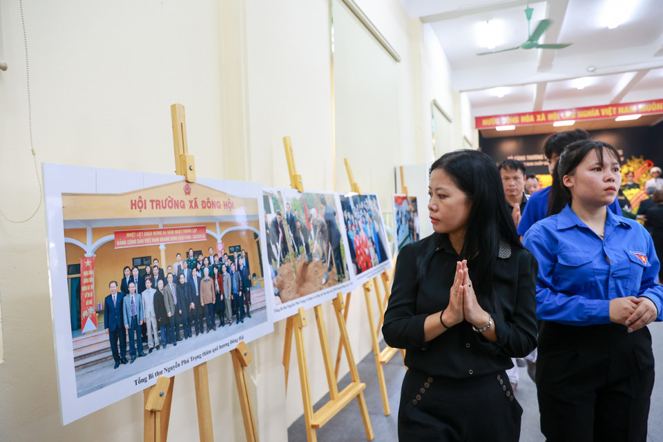 Lễ viếng Tổng Bí thư Nguyễn Phú Trọng tổ chức từ 7 giờ 00, thứ Năm, ngày 25/7/2024, đến 12 giờ 30, thứ Sáu, ngày 26/7/2024. Lễ truy điệu Tổng Bí thư Nguyễn Phú Trọng từ 13 giờ 00, thứ Sáu, ngày 26/7/2024. (Ảnh: Minh Sơn/Vietnam+)