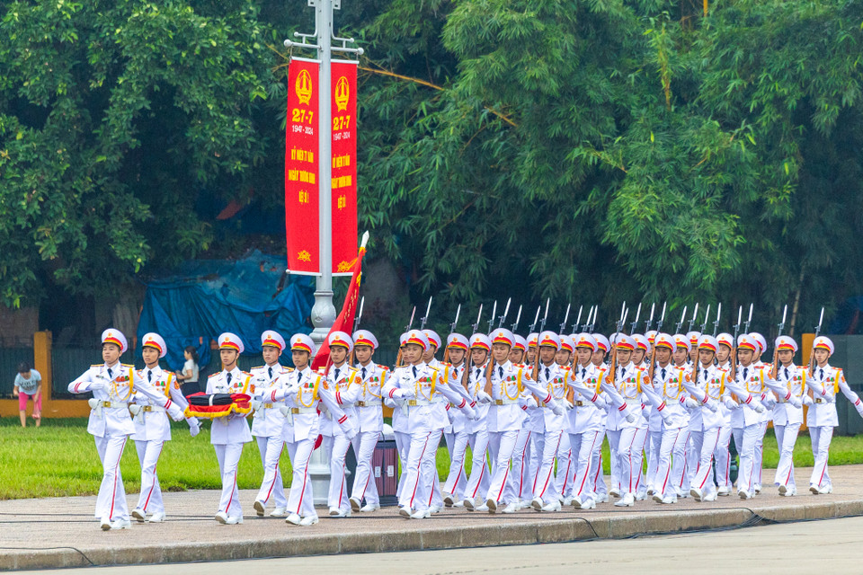 Lễ Quốc tang là tang lễ được tổ chức theo nghi thức cao nhất, thể hiện sự trân trọng của Đảng, Nhà nước và Nhân dân đối với công lao, cống hiến của Tổng Bí thư Nguyễn Phú Trọng. (Ảnh: Minh Sơn/Vietnam+)