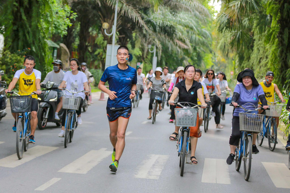 Bằng việc sống một cuôc sống 'không rác thải', mỗi người bắt đầu để ý hơn về những vật dụng mà mình sử dụng hằng ngày, cũng như hạn chế việc tạo thêm và tiêu thụ nhiều rác hơn. (Ảnh: Minh Sơn/Vietnam+)