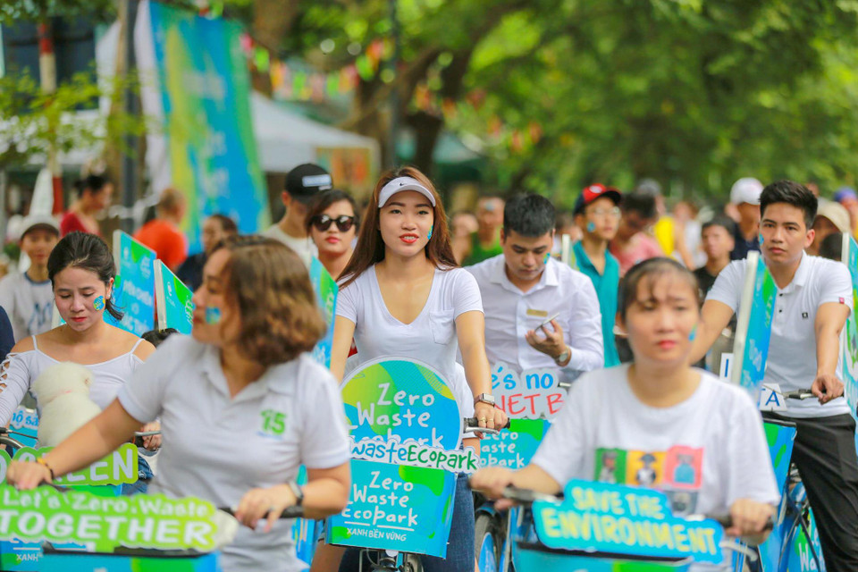 Mỗi cư dân của Ecopark sẽ bắt đầu thực hiện việc từ chối tất cả những tiêu dùng không cần thiết, kết hợp tái sử dụng, tái chế 100% tất cả các nguồn nguyên vật liệu sử dụng trong sinh hoạt và nói không với những đồ dùng một lần. (Ảnh: Minh Sơn/Vietnam+)