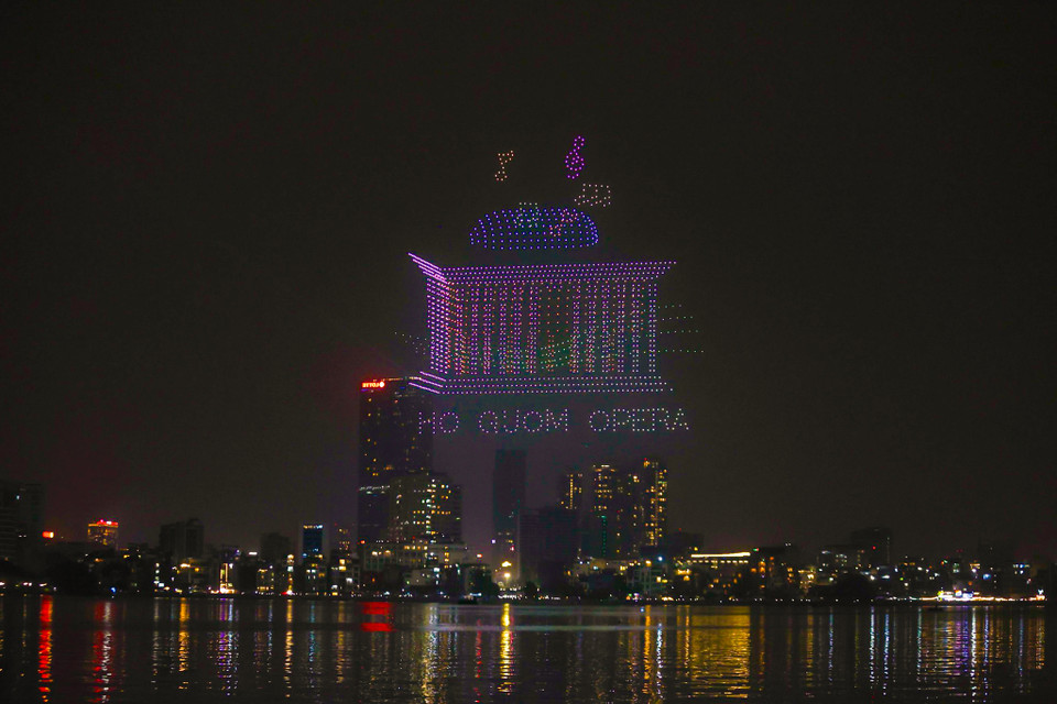 Nhà hát Hồ Gươm - Công trình ghi dấu ấn với Top 10 nhà hát Opera tuyệt vời nhất thế giới do World Travel Awards bình chọn. (Ảnh: Minh Sơn/Vietnam+)