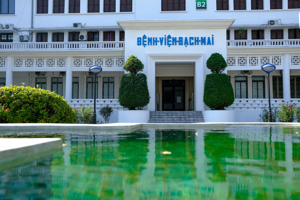50 năm qua đi, lịch sử đã sang trang mới, lớp lớp các thế hệ cán bộ y tế Bệnh viện Bạch Mai đã từng bước xây dựng nơi đây thành bệnh viện hàng đầu đất nước. (Ảnh: Minh Sơn/Vietnam+)