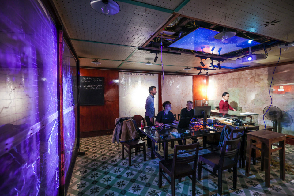 Trong 12 ngày đêm cuối năm 1972, những hồi còi đầu tiên báo động máy bay Mỹ tấn công Hà Nội đã được phát đi từ đây. Đây cũng là nơi báo cáo diễn biến chiến sự cho lãnh đạo Đảng, Nhà nước, kết quả chiến đấu của quân dân, thiệt hại phía địch gây ra ở miền Bắc. (Ảnh: Minh Sơn/Vietnam+)