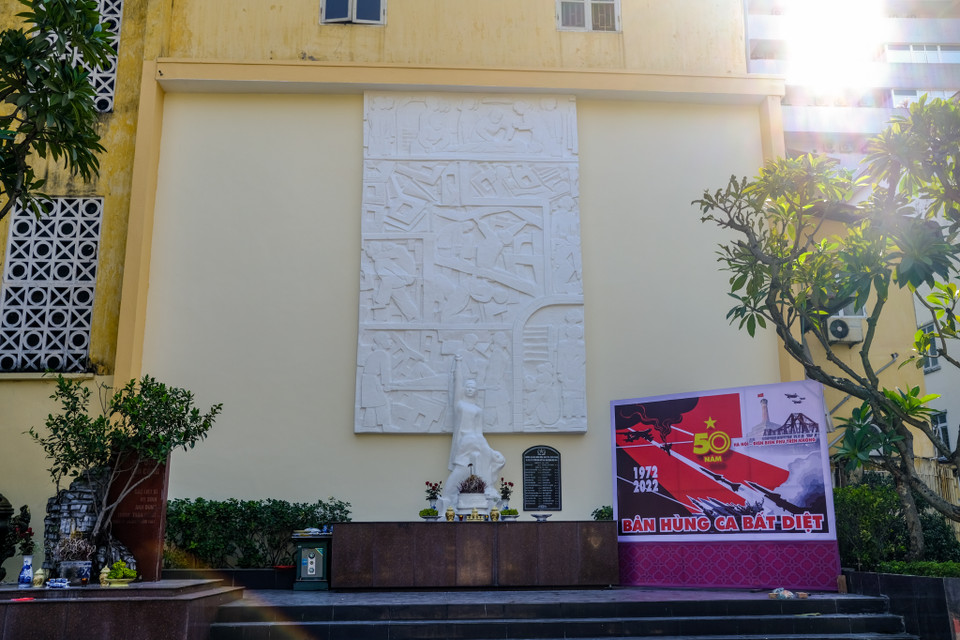 Bệnh viện Bạch Mai đã chịu 4 trận ném bom, oanh kích của không quân Mỹ vào bệnh viện. Nhưng bi thương và nặng nề nhất là trận ném bom B52 ngày 22/12/1972. (Ảnh: Minh Sơn/Vietnam+)