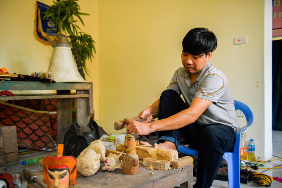 Ở làng Tế Tiêu thì nghề rối nơi đây có tuổi đời hơn 100 năm, được khởi xướng bởi một người mang tên “ông Cao” có tài năng làm trò rối, leo dây trong những gánh xiếc. (Ảnh: Thế Đại/Vietnam+)