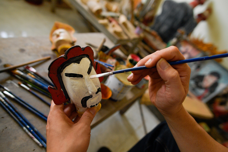 Năm 2001, anh Bằng cùng với cụ Phạm Văn Bể đã xây dựng Thủy đình để biểu diễn phục vụ bà con trong làng cũng như thu hút rất nhiều du khách trong và ngoài nước đến thưởng thức. (Ảnh: Thế Đại/Vietnam+)