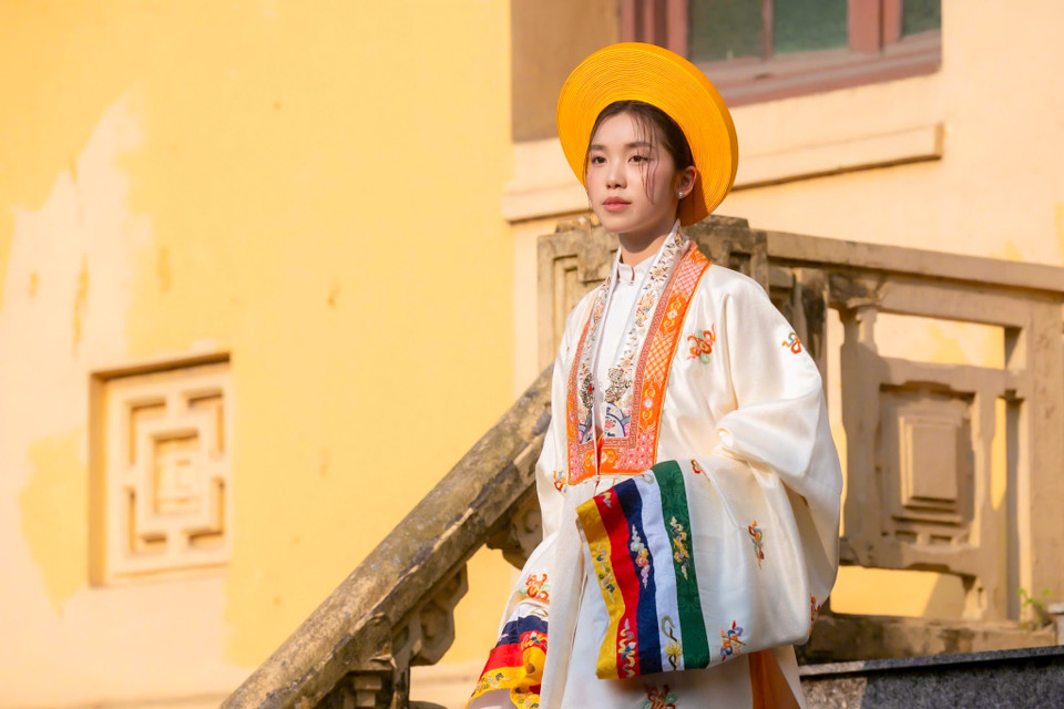 Bạn Trịnh Hà Vi đến từ Hà Nội cho biết ngay từ khi ban tổ chức công bố sự kiện, bạn đã hào hứng đăng ký tham gia để góp phần quảng bá nét đẹp trang phục Việt đến đông đảo bạn bè trong nước và quốc tế. (Ảnh: Minh Sơn/Vietnam+)