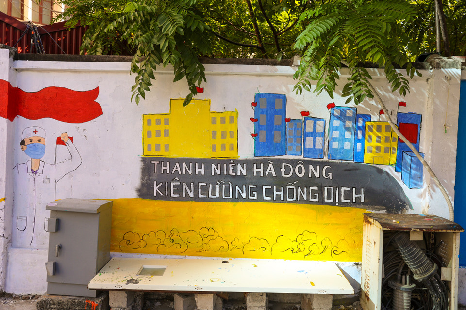 Cũng trong sáng Chủ nhật 20/6, Thành đoàn Hà Nội sẽ chính thức khai trương tuyến phố bích hoạ này để người dân Thủ đô có thể thưởng lãm. (Ảnh: PV/Vietnam+)