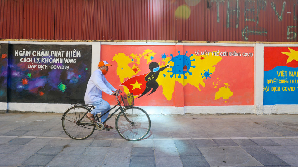 Sau khi được thoàn thành, công trình được nhiều người dân chú ý. (Ảnh: PV/Vietnam+)