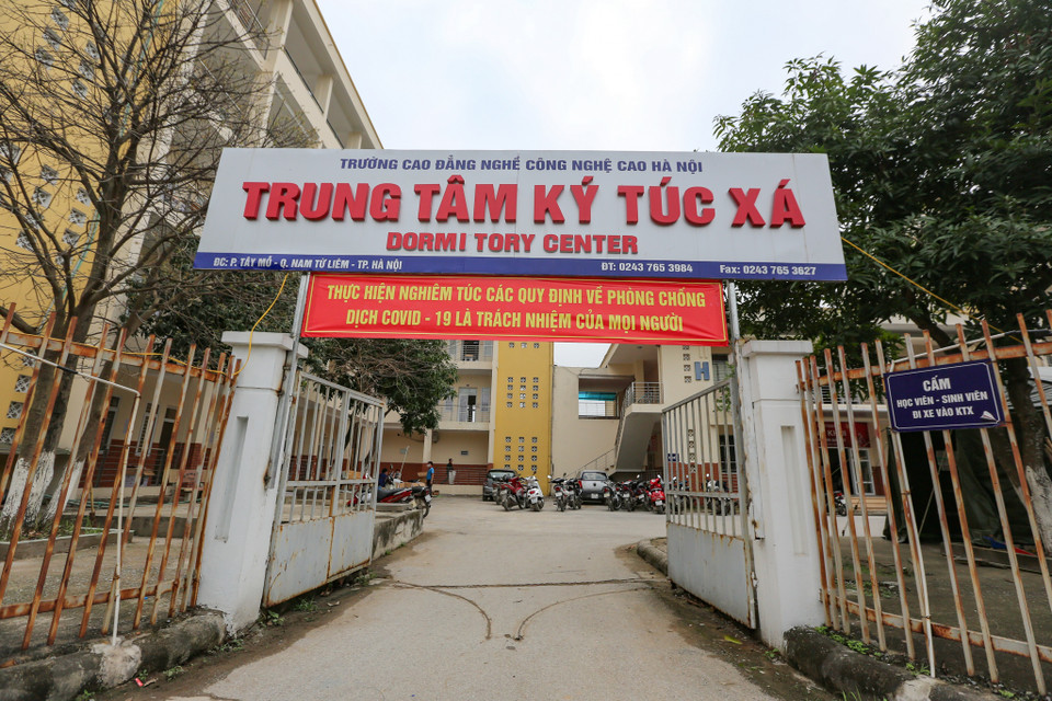 Khu ký túc xá này có khoảng 80 phòng đáp ứng được cho khoảng 800 người dân thực hiện cách ly y tế. (Ảnh: Minh Sơn/Vietnam+)