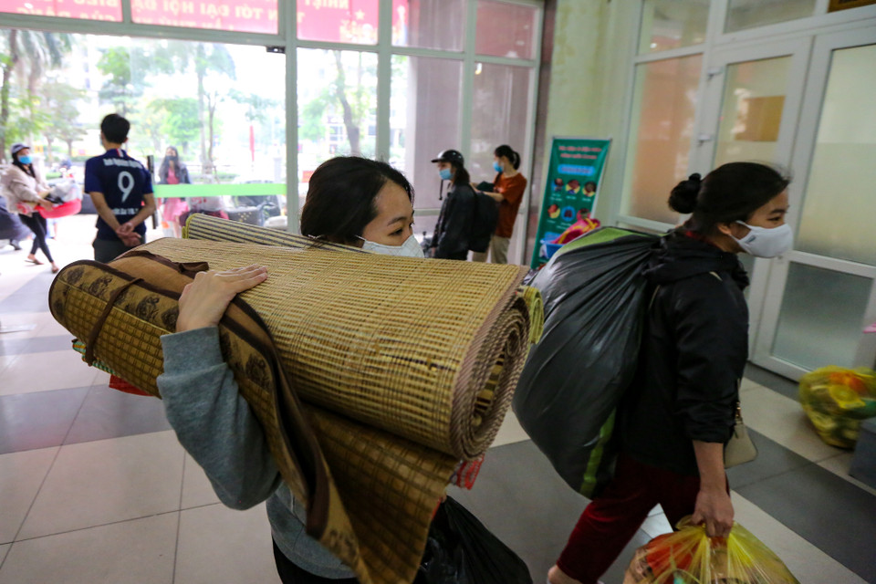 Bộ Tư lệnh Thủ đô có trách nhiệm thành lập bộ máy, tổ chức quản lý vận hành khu cách ly tập trung này. Dự kiến có 30 y bác sĩ bảo đảm y tế tại khu cách ly tập trung nhà ở Mỹ Đình II. (Ảnh: Minh Sơn/Vietnam+)