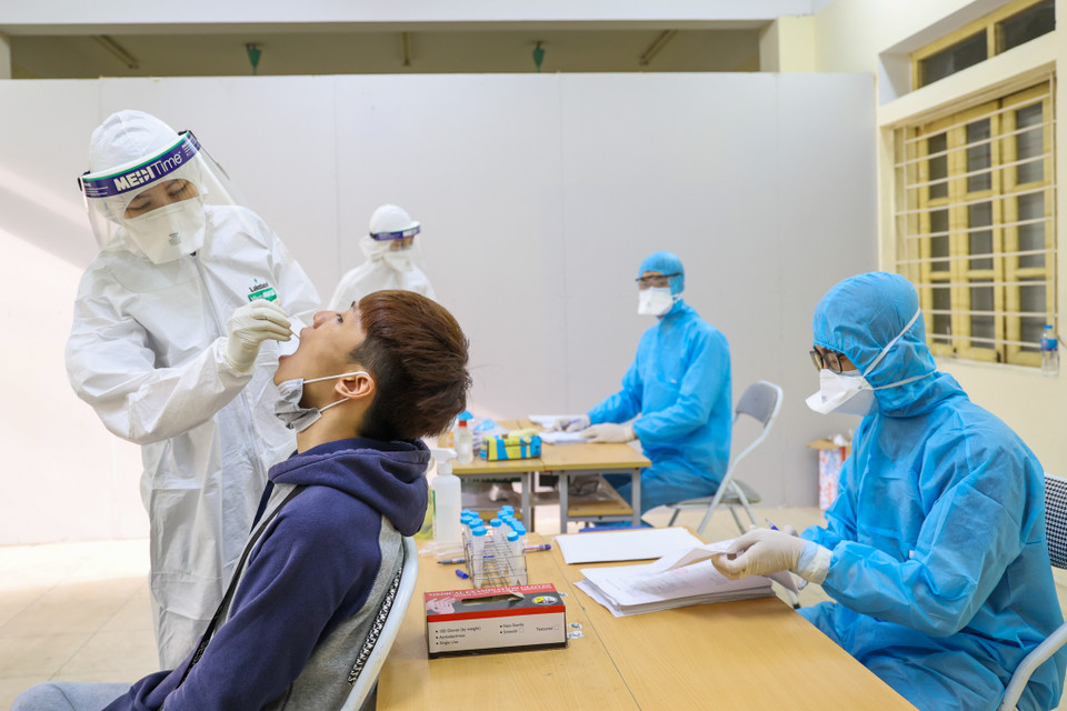 Năm 2021, thành phố Hà Nội được giao tuyển chọn và gọi 3.500 công dân nhập ngũ thực hiện nghĩa vụ quân sự và hơn 1.000 công dân nhập ngũ thực hiện nghĩa vụ công an nhân dân. (Ảnh: Minh Sơn/Vietnam+)