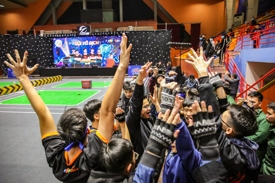 Đại diện GoodGame chia sẻ, các bạn đến đây để viết nên giấc mơ vô địch còn dang dở của Đại học FPT và thực sự các bạn đã thành công. (Ảnh: Minh Sơn/Vietnam)
