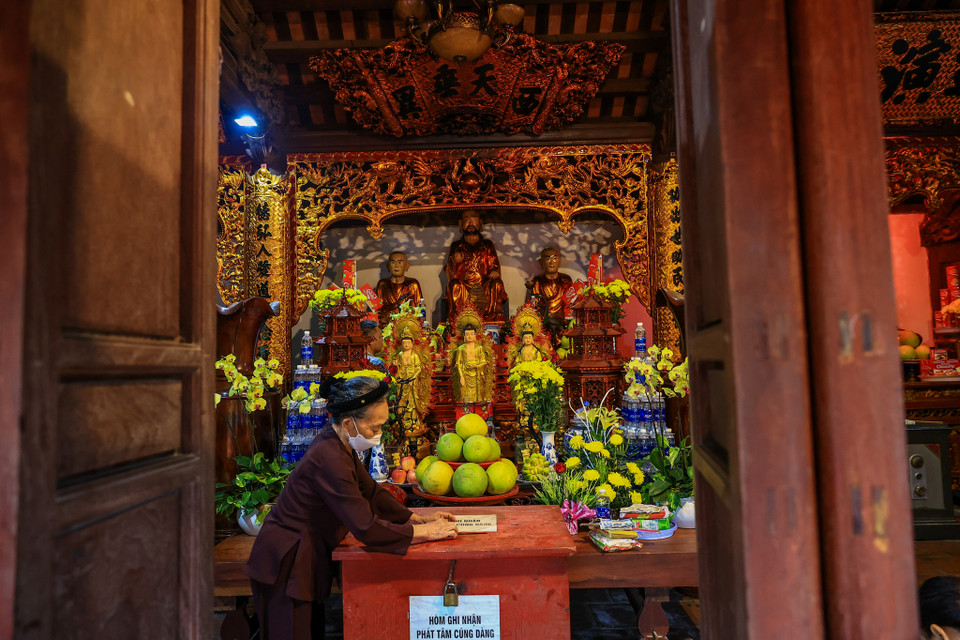 Bước vào trong khu thờ tự, du khách có thể cảm nhận một cảnh sắc trang trọng, uy nghiêm. (Ảnh: Minh Sơn/Vietnam+)