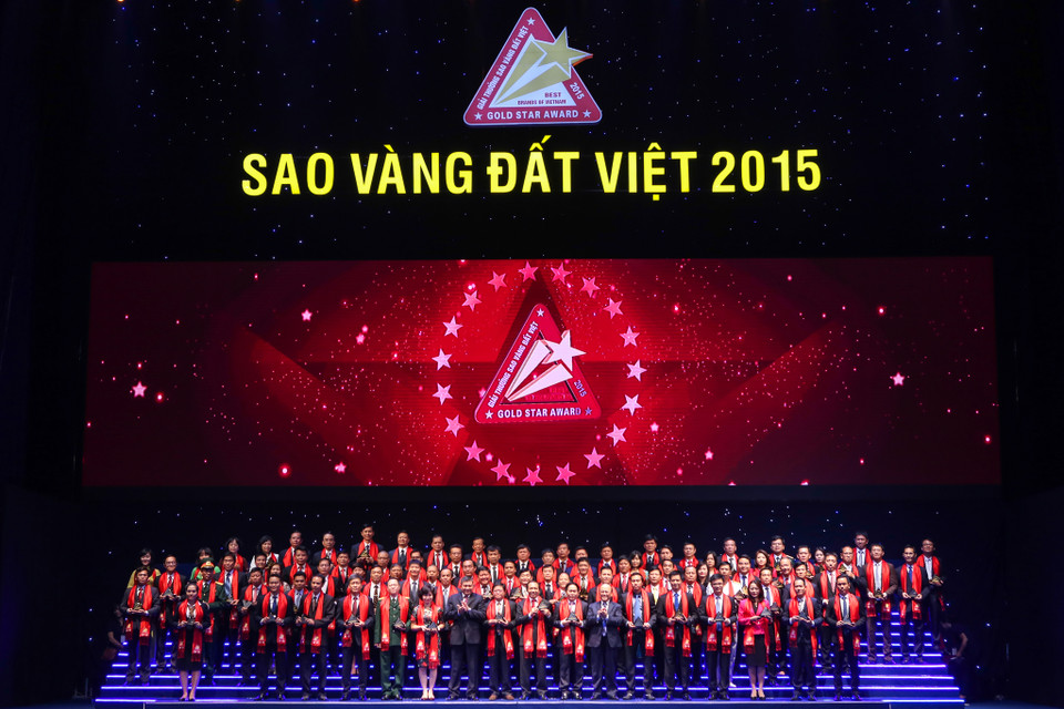 Tại đây, Ban tổ chức đã vinh danh, trao giải thưởng Sao Vàng đất Việt 2015 cho Top 10, Top 100, Top 200 doanh nghiệp Việt Nam tiêu biểu. (Ảnh: Minh Sơn/Vietnam+)