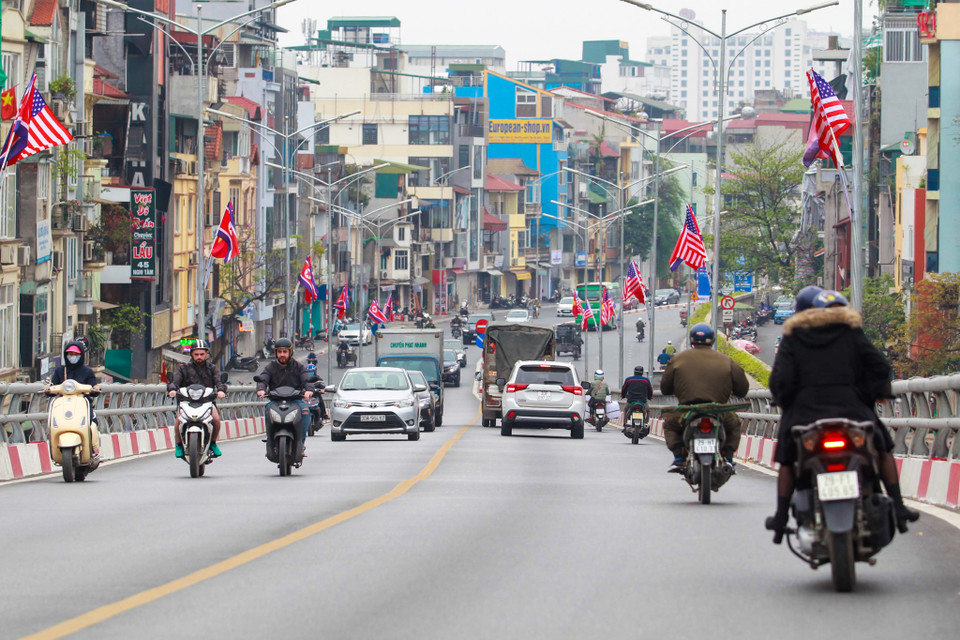 Và dù chỉ có một khoảng thời gian rất ngắn để chuẩn bị, nhưng Hà Nội đã sẵn sàng cho sự kiện được chú ý hàng đầu thế giới này. Theo Thứ trưởng Bộ Ngoại giao Lê Hoài Trung, so với lần tổ chức Hội nghị thượng đỉnh lần đầu tại Singapore, thì lần này, thời gian để Việt Nam chuẩn bị cho hội nghị rất ngắn. (Ảnh: Minh Sơn/Vietnam+)