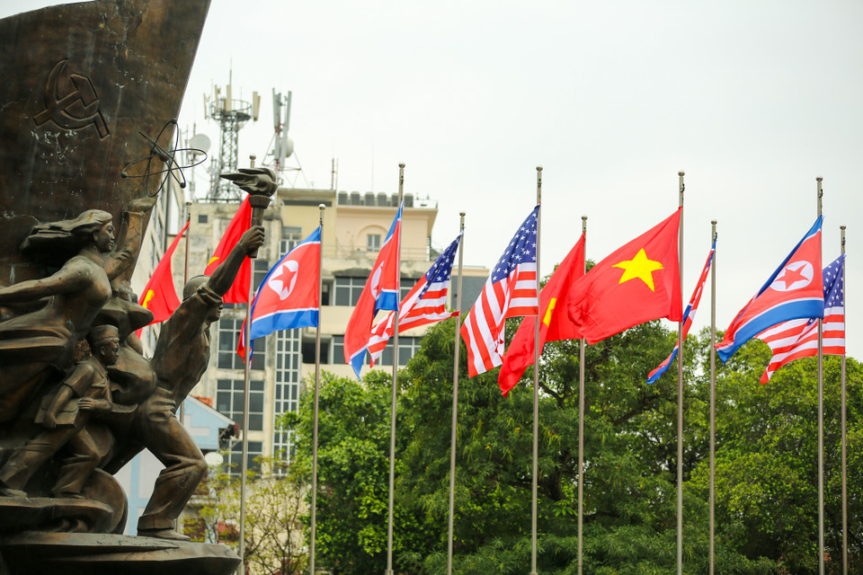 Các lĩnh vực an ninh, lễ tân đã được Việt Nam bàn bạc rất sát với hai nước Mỹ -Triều Tiên để có phương án cụ thể, đặc biệt là về an ninh có nhiều phương án khác nhau về bảo vệ, chống cháy nổ, các phương án dự phòng, phương án đảm bảo an ninh trong di chuyển, an ninh, an toàn mạng internet…(Ảnh: Minh Sơn/Vietnam+)