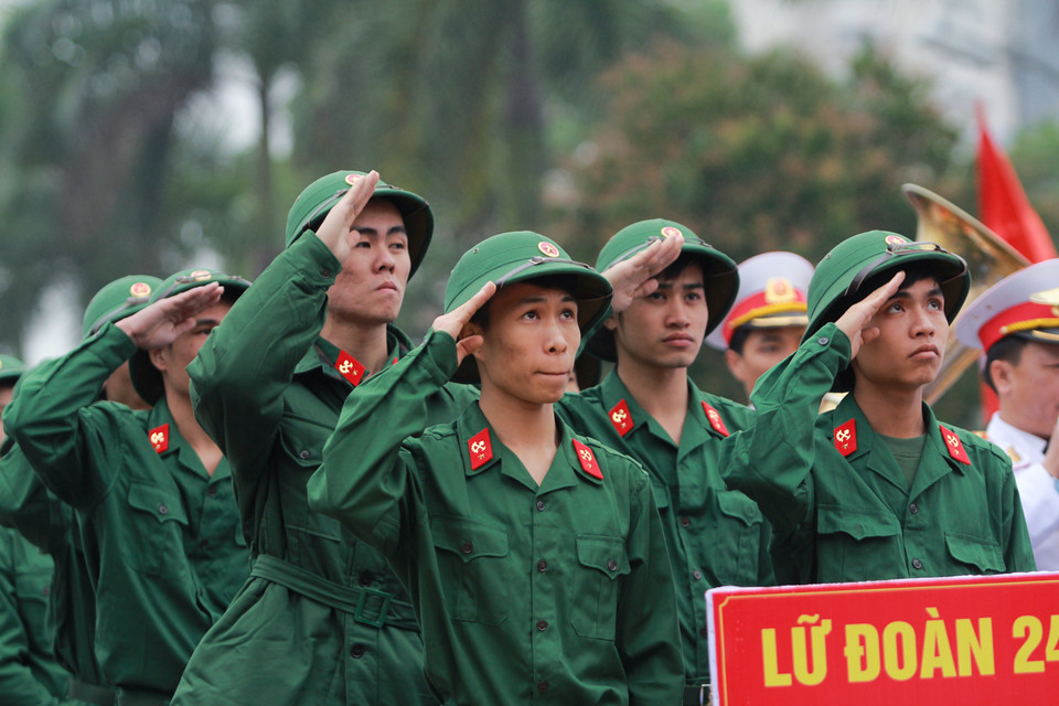 Năm 2015, chỉ tiêu gọi công dân nhập ngũ không tăng so với năm 2014 nhưng chất lượng, yêu cầu đòi hỏi cao hơn, nhất là về trình độ học vấn. (Ảnh: Minh Sơn/Vietnam+)