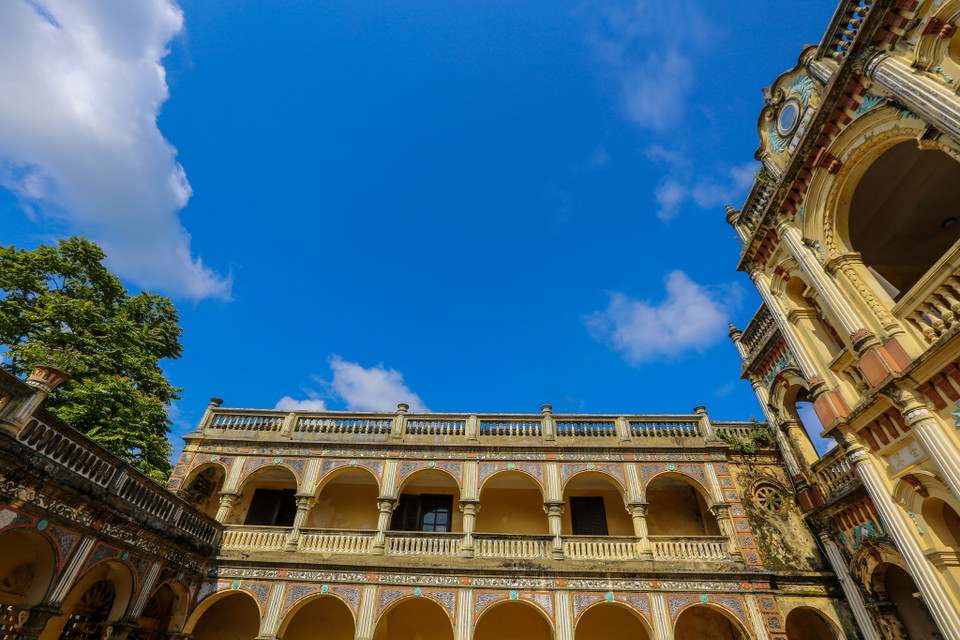 Trải qua thăng trầm và biến cố của hơn 100 năm lịch sử, dinh thự vua Mèo Bắc Hà vẫn mang trong mình những nét đẹp uy nghi, trầm mặc. (Ảnh: Minh Sơn/Vietnam+)