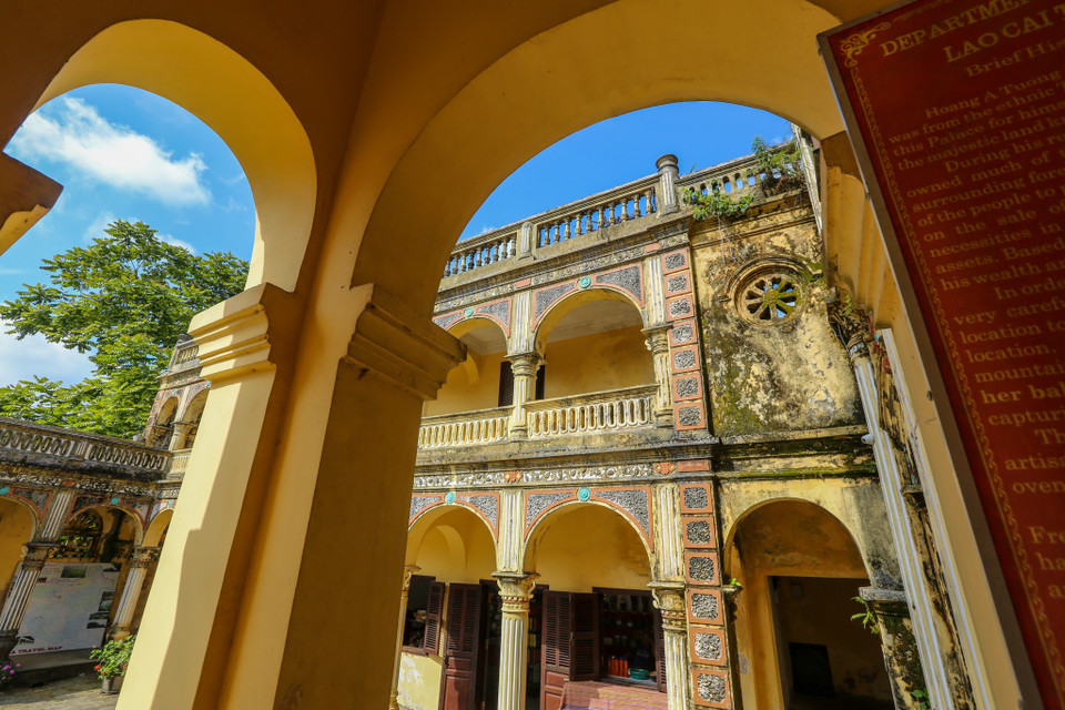 Chính vì có tiềm lực kinh tế khổng lồ nên cha con Thổ ty Hoàng Yến Tchao đã xây dựng cho mình một dinh thự bề thế bậc nhất nơi đây. (Ảnh: Minh Sơn/Vietnam+)