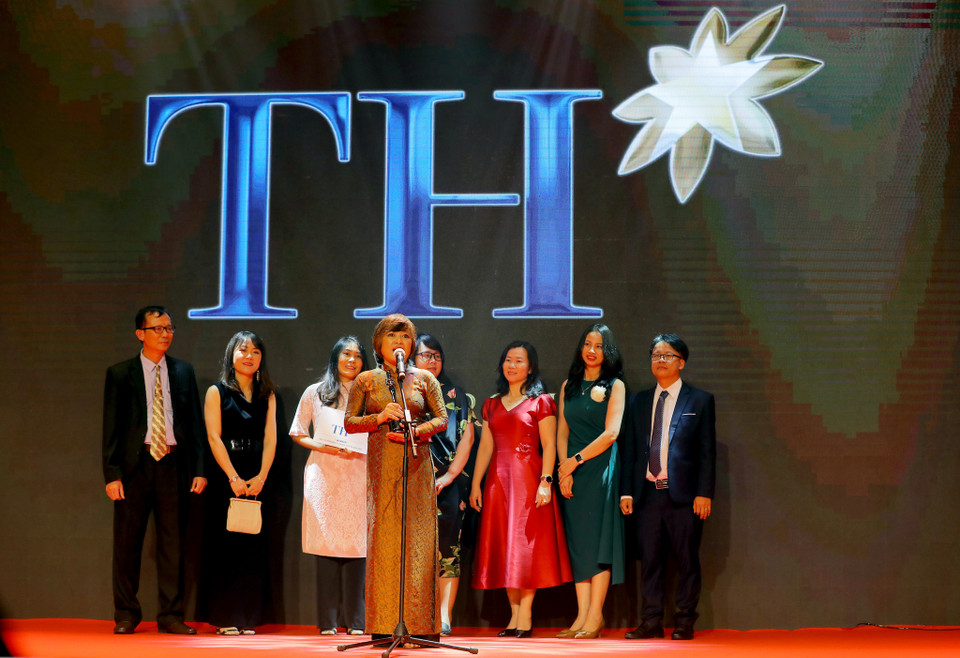 Tối 23/2, Tập đoàn TH, đơn vị sở hữu thương hiệu sữa tươi sạch TH true MILK đã được HR Asia Magazine vinh danh là “Nơi làm việc tốt nhất châu Á 2021” trong lễ trao giải Best Companies to Work for in Asia 2021. (Ảnh: Tập đoàn TH) 