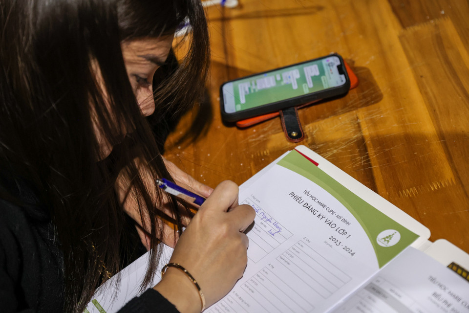 Mỗi cơ sở, nhà trường sẽ nhận đăng ký dự tuyển 360 học sinh để chọn 180 học sinh vào lớp 1. (Ảnh: Minh Sơn/Vietnam+)