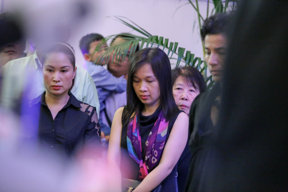 Dành một phút mặc niệm các nạn nhân xấu số. (Ảnh: Minh Sơn/Vietnam+)