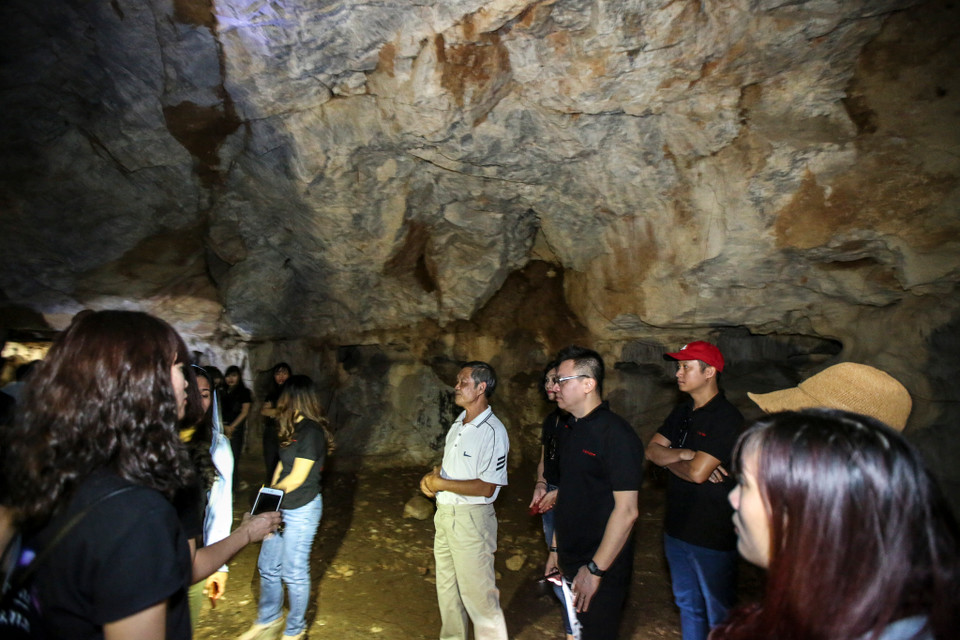 Song song với việc xây dựng cơ sở hạ tầng kỹ thuật, các ban biên tập và nhiều bộ phận khác lần lượt chuyển về T6. Đây trở thành nơi hội ngộ của những thanh niên nhiệt huyết đến từ khắp mọi miền Tổ quốc. (Ảnh: Minh Sơn/Vietnam+)