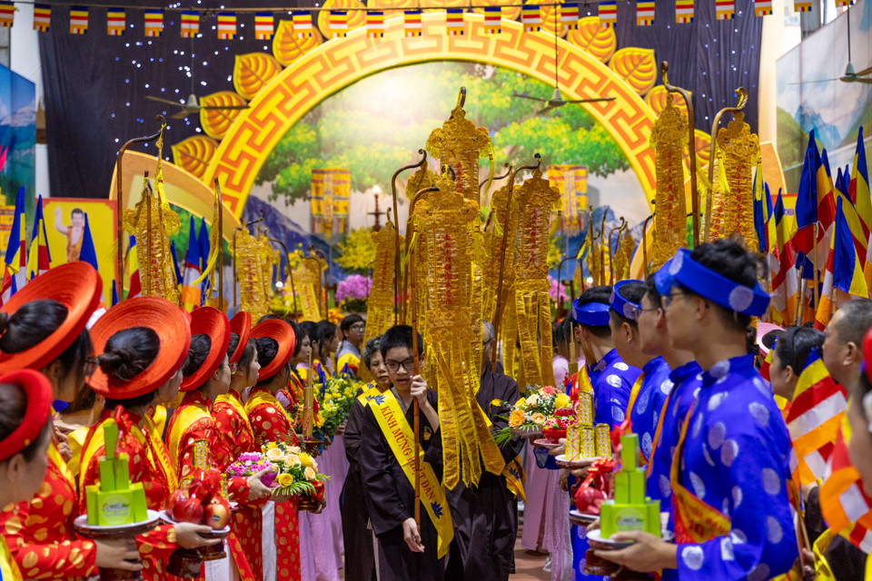 Đại lễ Phật đản kỷ niệm ngày Đức Phật Thích Ca Mâu Ni ra đời. Đại lễ được tổ chức từ mùng 8/4 đến rằm tháng Tư Âm lịch hằng năm. (Ảnh: Minh Sơn/Vietnam+)