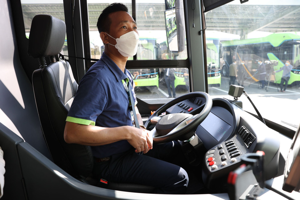 Tần suất hoạt động của các tuyến từ 15-20 phút/ chuyến, hoạt động xuyên suốt từ 5 giờ sáng đến 21 giờ đêm hàng ngày. (Ảnh: Hoài Nam/Vietnam+)