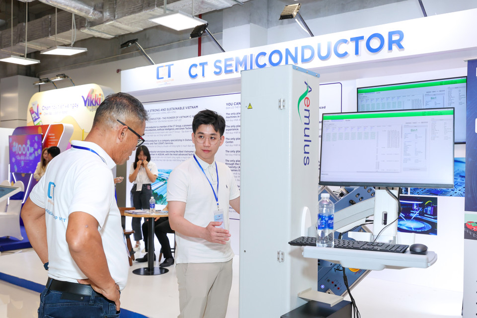 Cùng với lễ kỷ niệm 5 năm thành lập Trung tâm Đổi mới sáng tạo quốc gia - NIC (2/10/2019 - 2/10/2024), sự kiện được Bộ Kế hoạch và Đầu tư cùng các Bộ, cơ quan liên quan phối hợp tổ chức nhằm đánh dấu hành trình chuyển đổi mạnh mẽ của NIC trong 5 năm qua, thể hiện “Khát vọng - Tiên phong - Bứt phá” và khẳng định vai trò quan trọng trong việc nâng tầm hệ sinh thái đổi mới sáng tạo quốc gia. (Ảnh: Minh Sơn/Vietnam+)