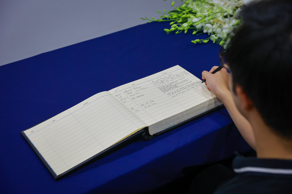 Nữ hoàng Elizabeth II qua đời trong bình yên vào chiều 8/9 (giờ Anh) tại lâu đài Balmoral. Sinh thời, với tư cách là người đứng đầu Vương quốc Anh, Nữ hoàng Elizabeth II đồng thời là nguyên thủ quốc gia trên danh nghĩa của 14 nước khác thuộc Khối thịnh vượng chung. (Ảnh: Minh Sơn/Vietnam+)