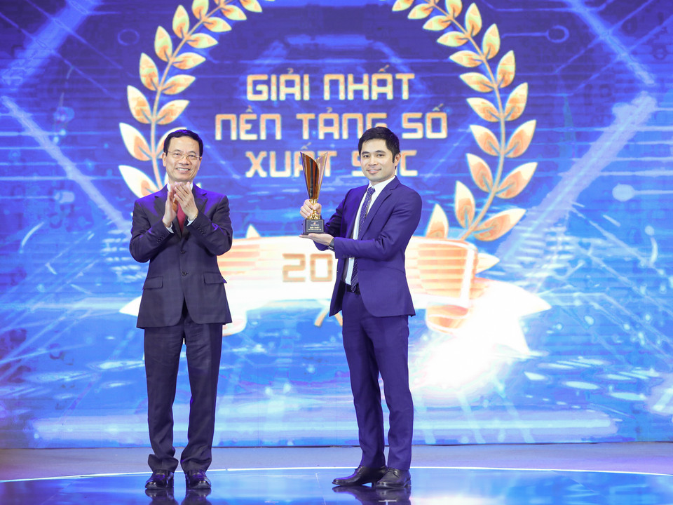 Giải Nhất Hạng mục Sản phẩm số xuất sắc được trao cho nền tảng Akabot của FPT Software. (Ảnh: PV/Vietnam+)