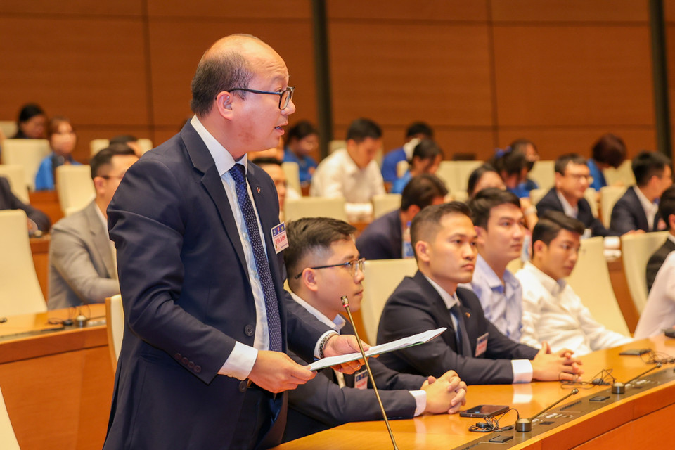 Ngay sau phát biểu khai mạc, các đại biểu tiến hành trao đổi thảo luận về tăng cường năng lực số cho thanh niên. (Ảnh: Minh Sơn/Vietnam+)