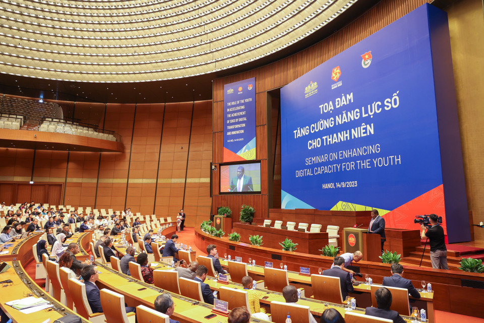 Chiều 14/9, tại Nhà Quốc hội (Hà Nội) đã diễn ra Tọa đàm 'Tăng cường năng lực số cho thanh niên.' (Ảnh: Minh Sơn/Vietnam+)