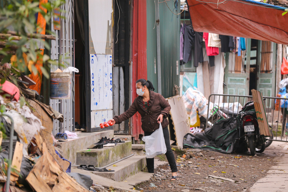 Theo đó, Bộ Y tế dẫn thông tin từ báo cáo của Viện Vệ sinh dịch tễ Trung ương về một bệnh nhân nam tên là B.C.P (25 tuổi, trú tại đường Cầu Giấy, phường Dịch Vọng, quận Cầu Giấy, thành phố Hà Nội). (Ảnh: Minh Sơn/Vietnam+)