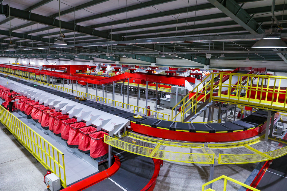 Trung tâm đi vào hoạt động giúp tăng 3,5 lần sản lượng, đáp ứng hơn 50% ngành thương mại điện tử Việt Nam. (Ảnh: Minh Sơn/Vietnam+)