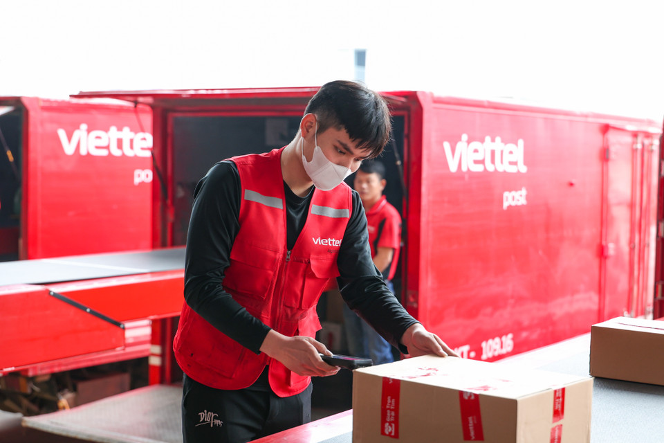 Trong những năm qua, Viettel Post đã có những bước đầu tư mạnh mẽ vào xây dựng cơ sở hạ tầng logistics hiện đại và bền vững. (Ảnh: Minh Sơn/Vietnam+)