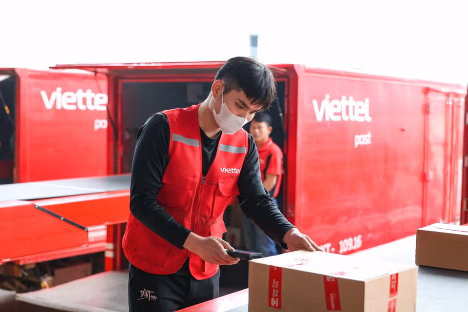Trong những năm qua, Viettel Post đã có những bước đầu tư mạnh mẽ vào xây dựng cơ sở hạ tầng logistics hiện đại và bền vững. (Ảnh: Minh Sơn/Vietnam+)