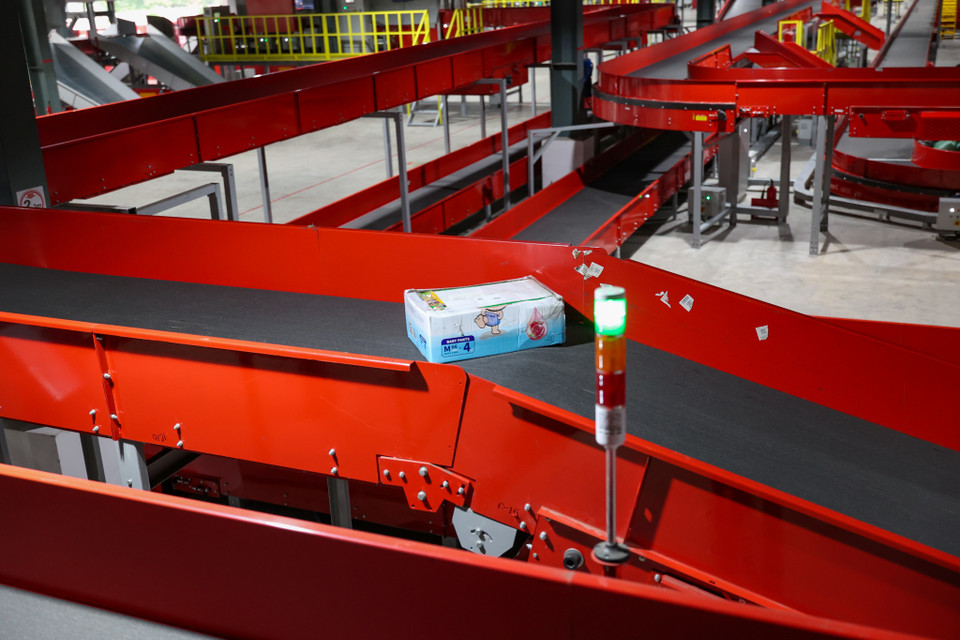 Trong khi đó, với các hệ thống có quy mô tương tự, các doanh nghiệp lớn trên thế giới mất khoảng 2 năm triển khai để có thể đưa vào sử dụng thực tế. (Ảnh: Minh Sơn/Vietnam+)