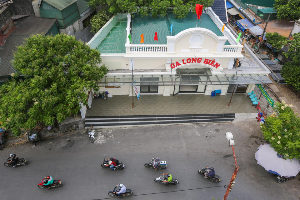 Qua tìm hiểu, ga Long Biên từ năm 1997 đến nay chưa từng được sửa chữa. Đây là đợt trùng tu lớn nhất của nhà ga này sau hơn 20 năm. (Ảnh: PV/Vietnam+)